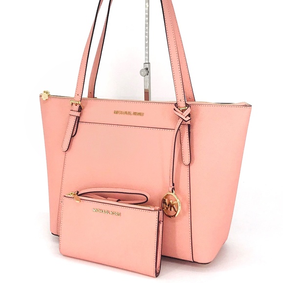 Michael Kors Large Ciara Tote Wallet Set - Picture 2 of 8